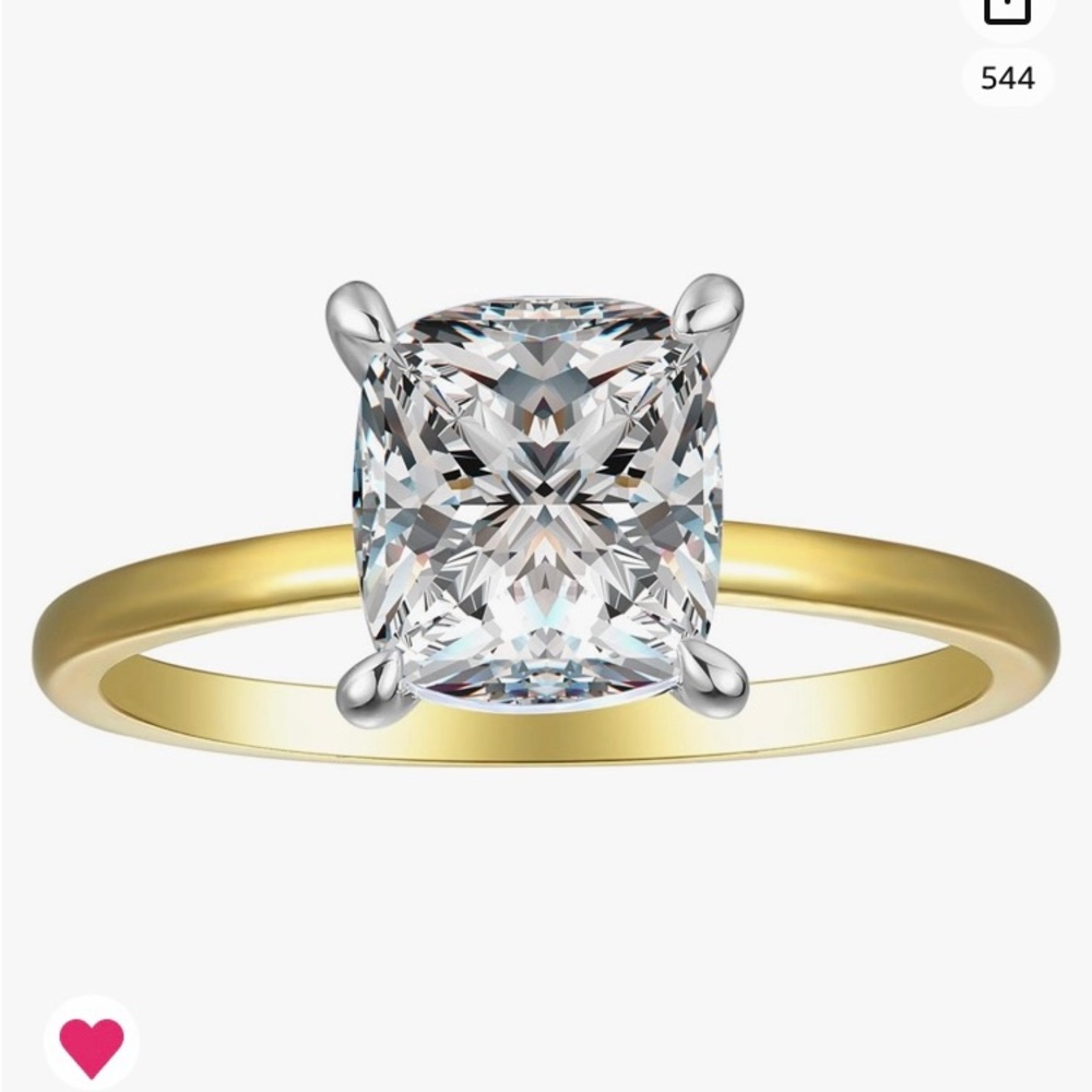 💎Beautiful 2 carat Cushion Cut Solitaire Engagement Ring💎